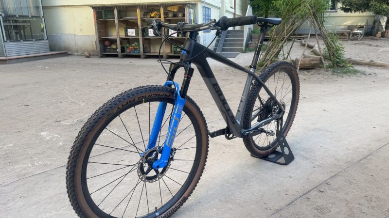 BULLS Black Adder Team 2023 | vel. MD (44cm) | Shimano XTR | Carbon