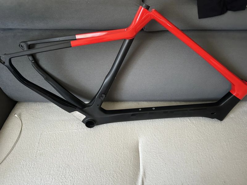 Cube Agree C:62 SL carbon´n´red, velikost 60