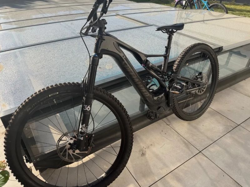 Specialized Turbo LEVO SL 2020 najeto pouze 154km 3cykly akku
