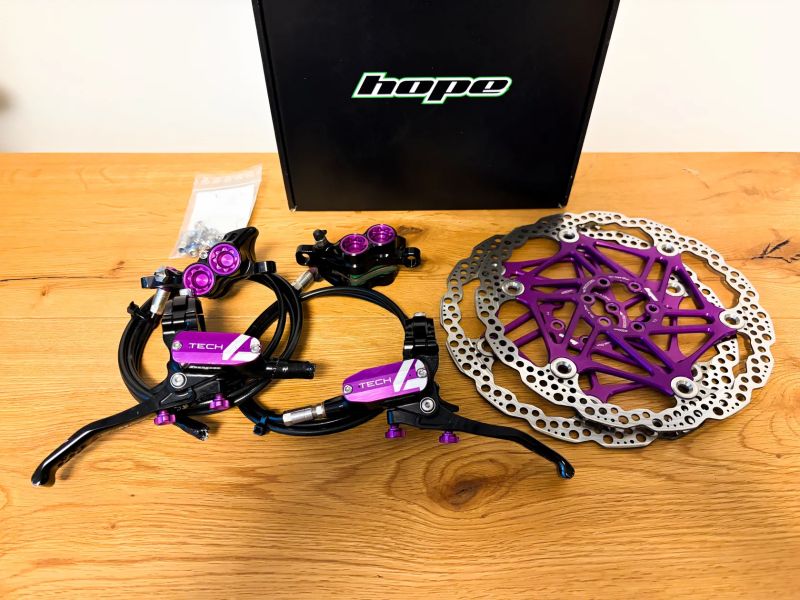 Brzdy Hope Tech 4 e4 sada + kotouče