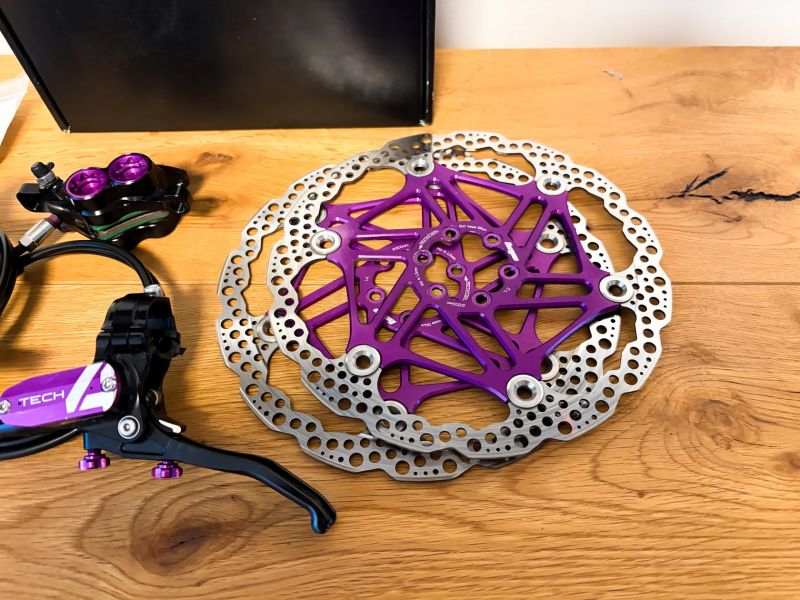 Brzdy Hope Tech 4 e4 sada + kotouče
