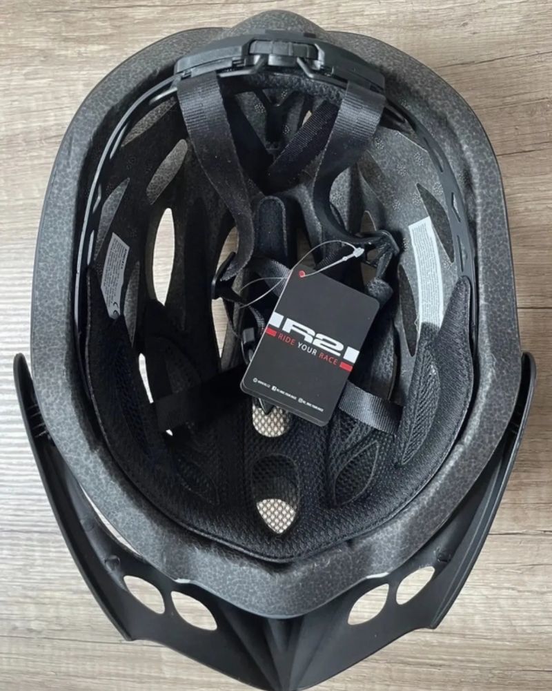 MTB helma R2