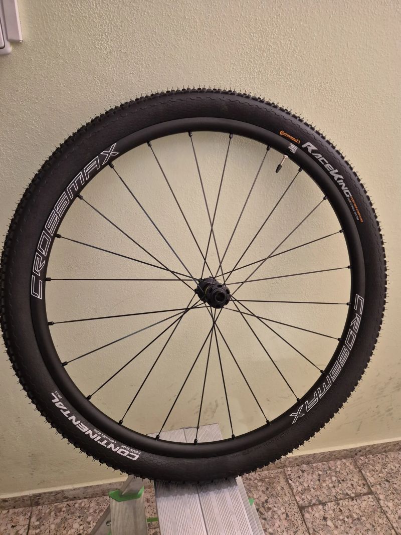 PRODÁM Mavic CROSSMAX I S PLÁŠTI - OŘECH SHIMANO