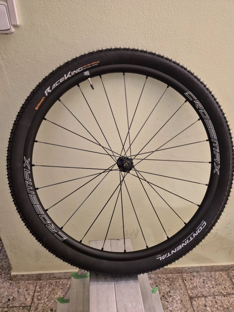 PRODÁM Mavic CROSSMAX I S PLÁŠTI - OŘECH SHIMANO