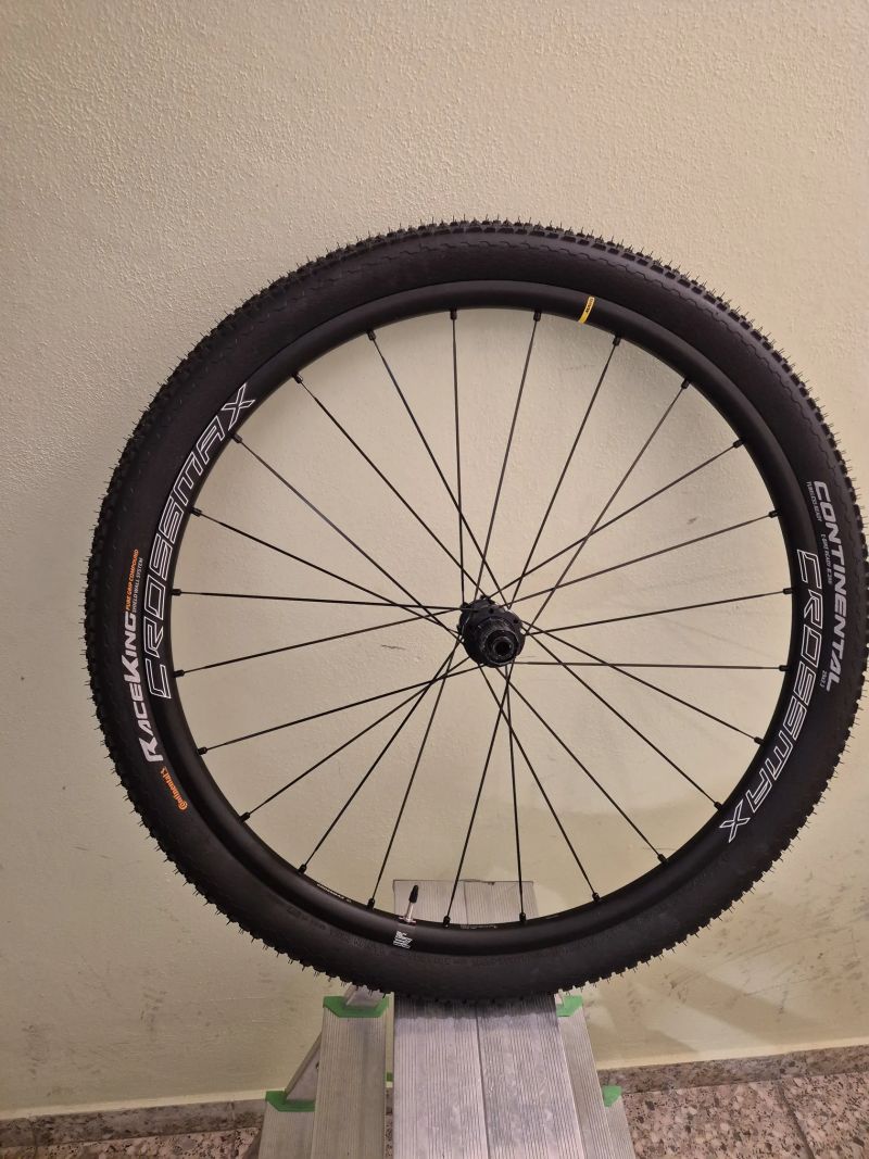 PRODÁM Mavic CROSSMAX I S PLÁŠTI - OŘECH SHIMANO