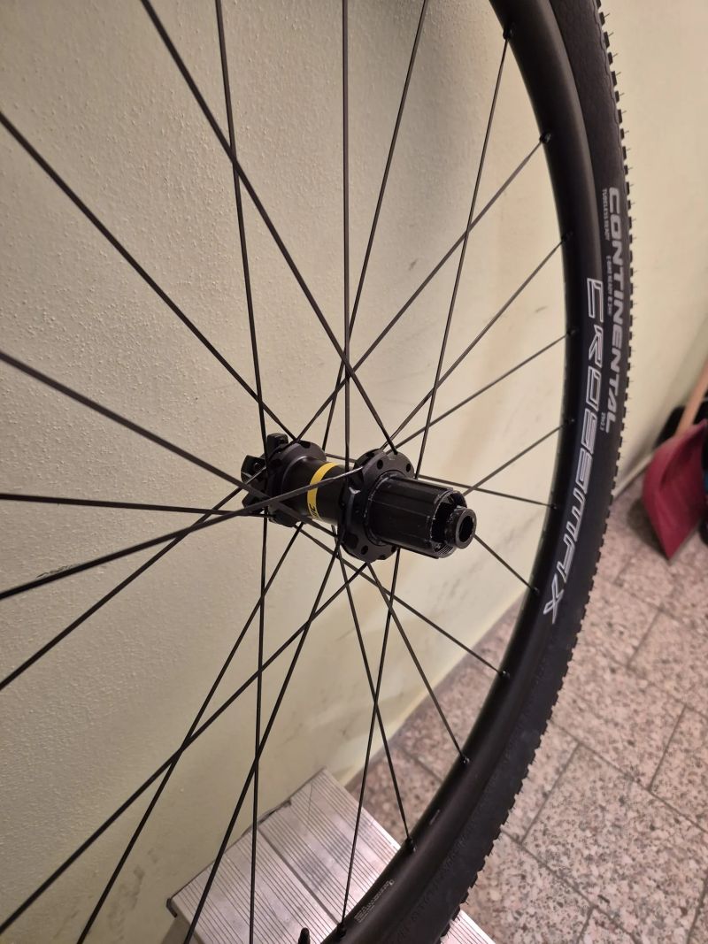 PRODÁM Mavic CROSSMAX I S PLÁŠTI - OŘECH SHIMANO