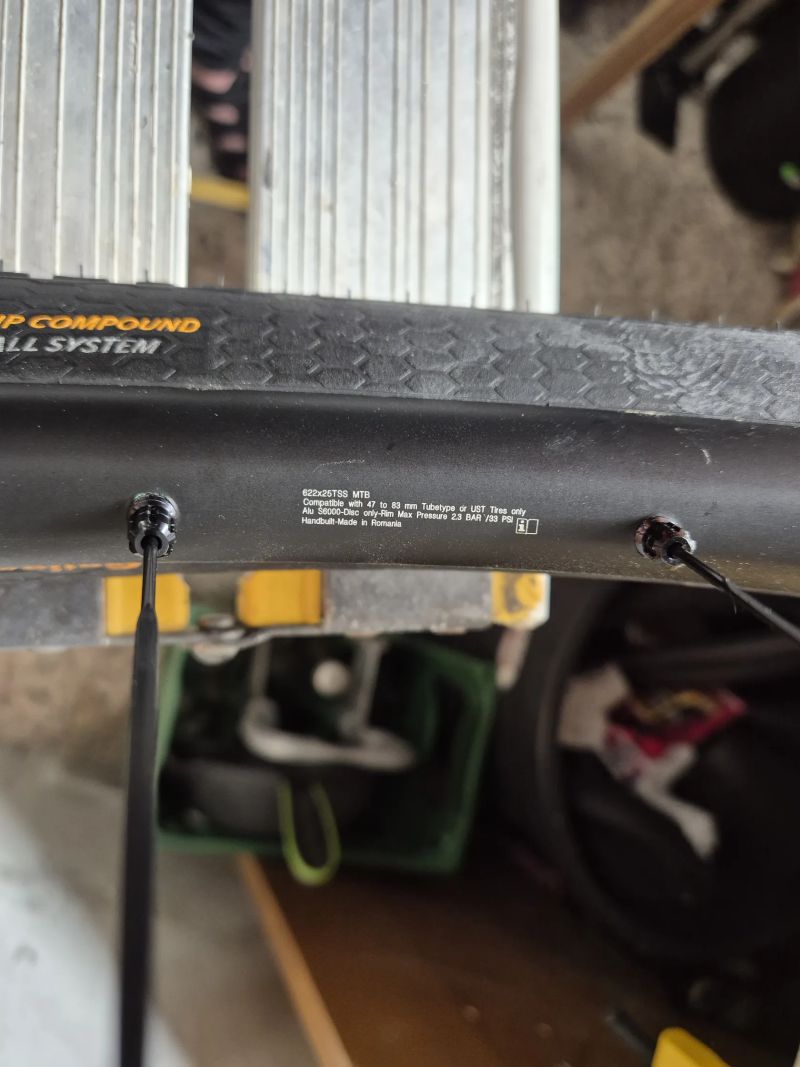 PRODÁM Mavic CROSSMAX I S PLÁŠTI - OŘECH SHIMANO