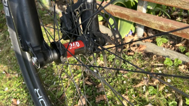 Trek SUPERFLY 100 Elite SL, velikost L; karbonová kola Equator