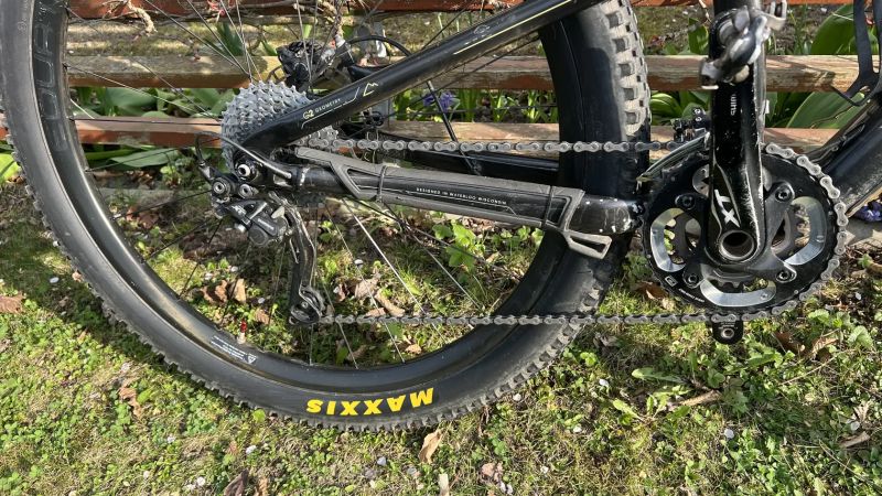 Trek SUPERFLY 100 Elite SL, velikost L; karbonová kola Equator