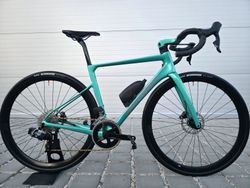 Silniční kolo BERRIA Belador 8 Carbon SRAM Rival AXS 2023 – velikost S / Nové