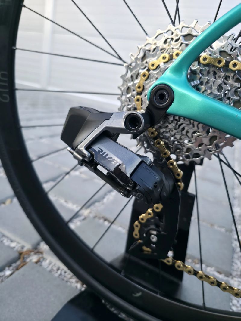 Silniční kolo BERRIA Belador 8 Carbon SRAM Rival AXS 2023 – velikost S / Nové