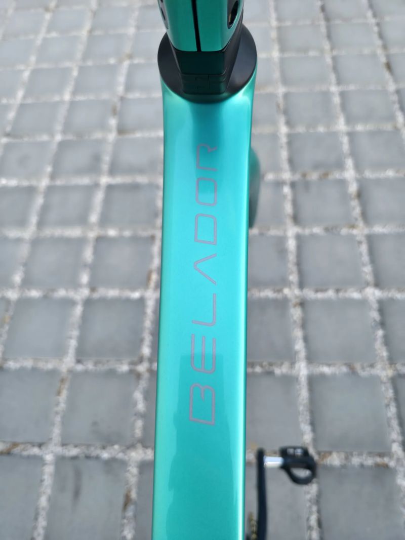 Silniční kolo BERRIA Belador 8 Carbon SRAM Rival AXS 2023 – velikost S / Nové