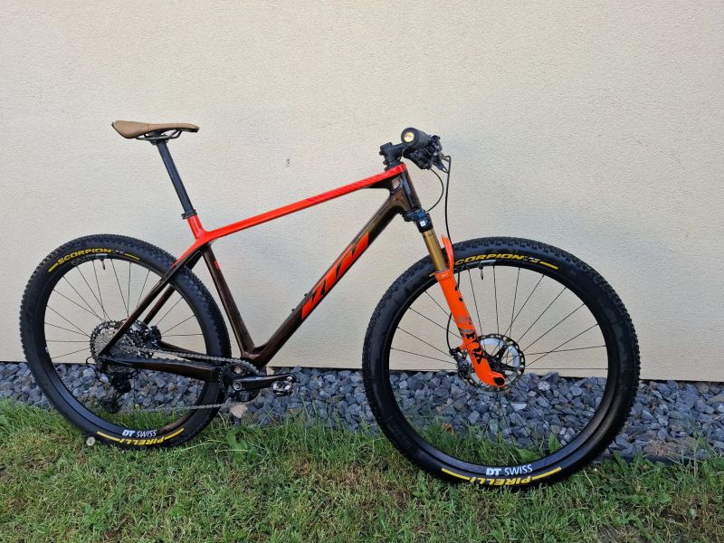 KTM Myroon exonic