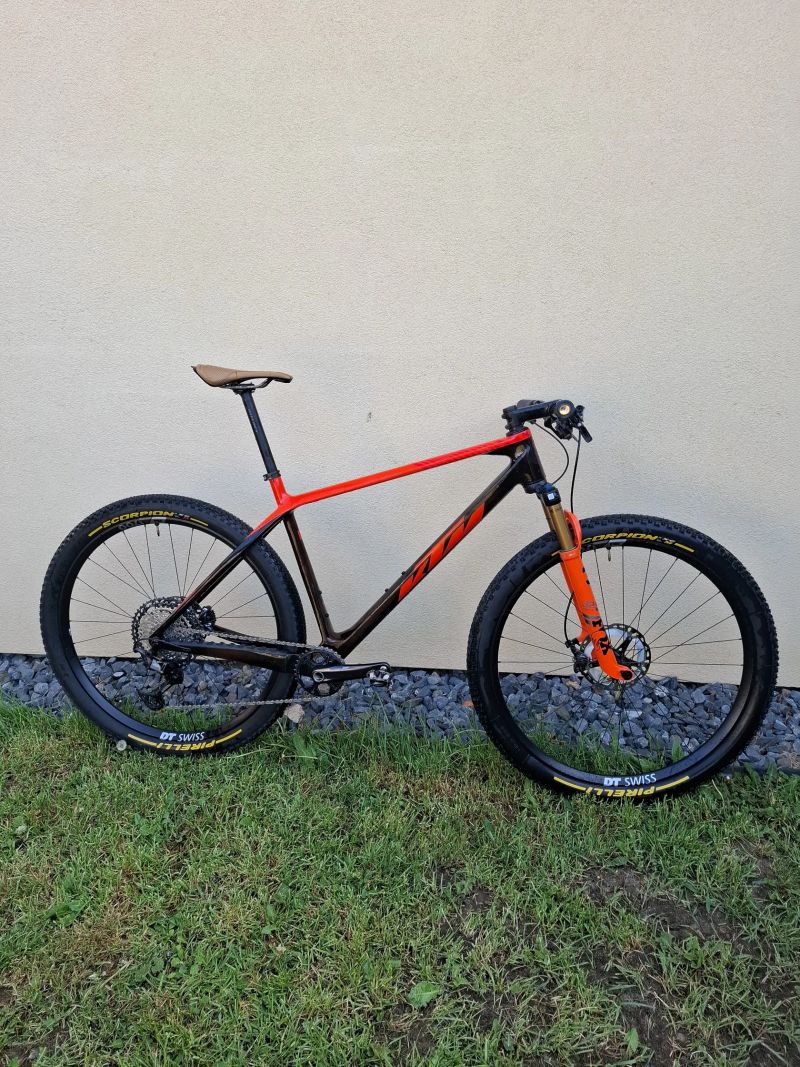 KTM Myroon exonic