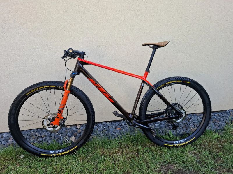 KTM Myroon exonic
