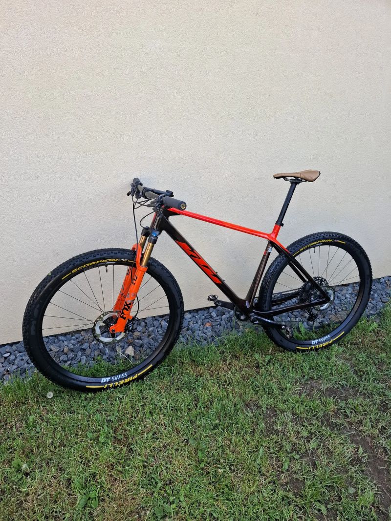 KTM Myroon exonic