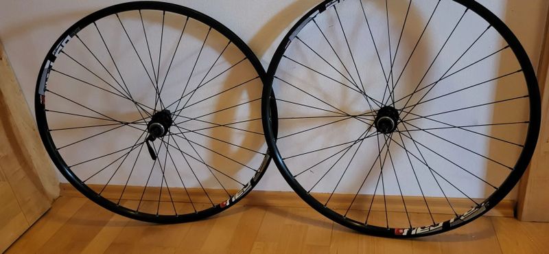 28/29" zapletené kola přední+zadní SHIMANO 3050