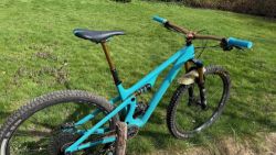 Yeti SB115 C2 – „dream build“, TOP stav, kompletně v kashimě, minimálně jeté