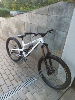 Commencal Clash 2025
