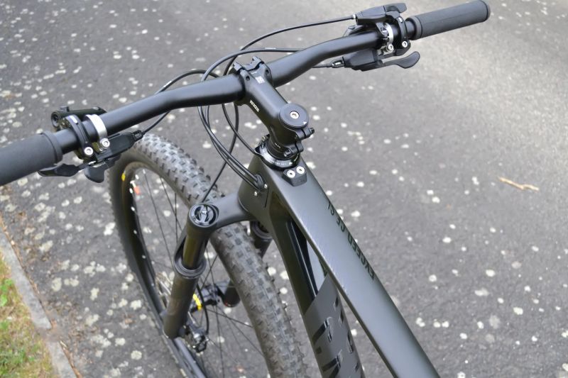 Canyon Exceed CF SL (M) Top stav