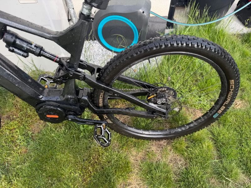 E-Full carbon s motorem Bafang 1000W motor 1400Ah bat