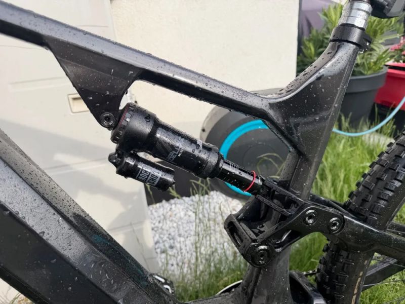 E-Full carbon s motorem Bafang 1000W motor 1400Ah bat