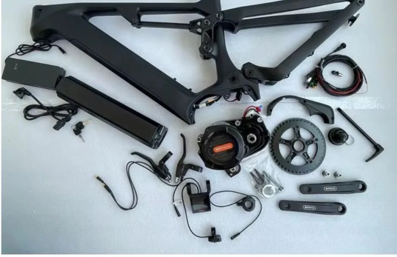 E-Full carbon s motorem Bafang 1000W motor 1400Ah bat