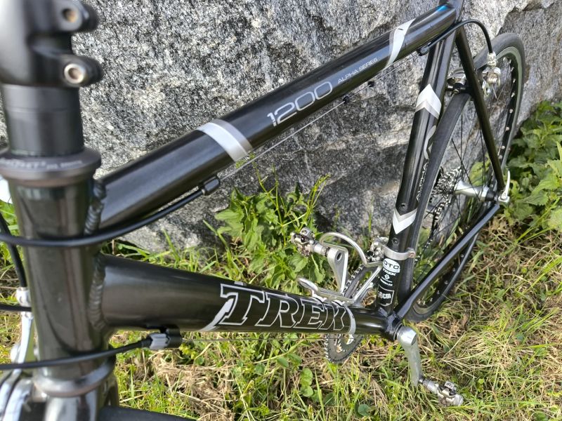 Trek 1200 , 56cm Tiagra 2x9
