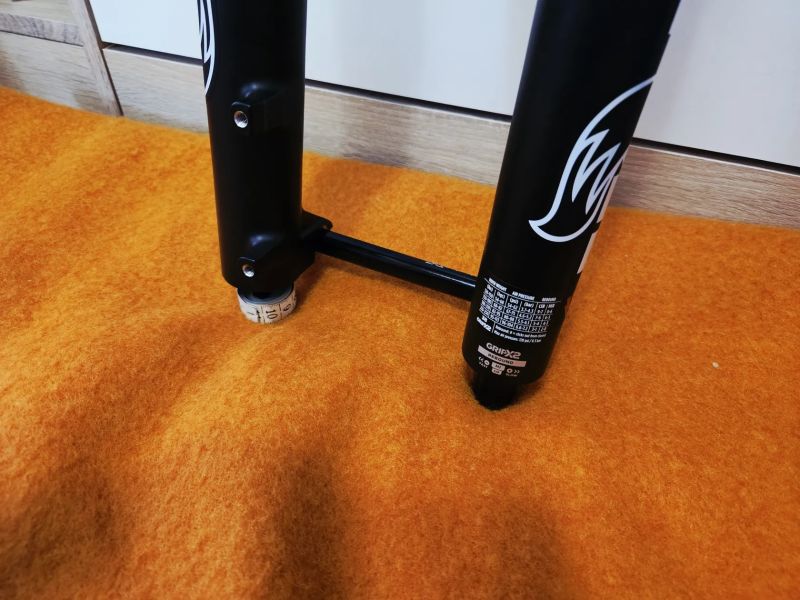 Novinka 2027 Fox 38 Factory Fit GripX2 GlideCore Evol Kashima 160mm 29"