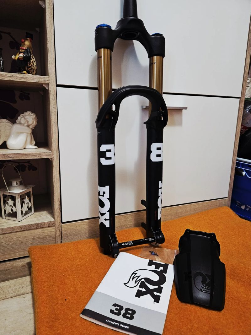 Novinka 2027 Fox 38 Factory Fit GripX2 GlideCore Evol Kashima 160mm 29"