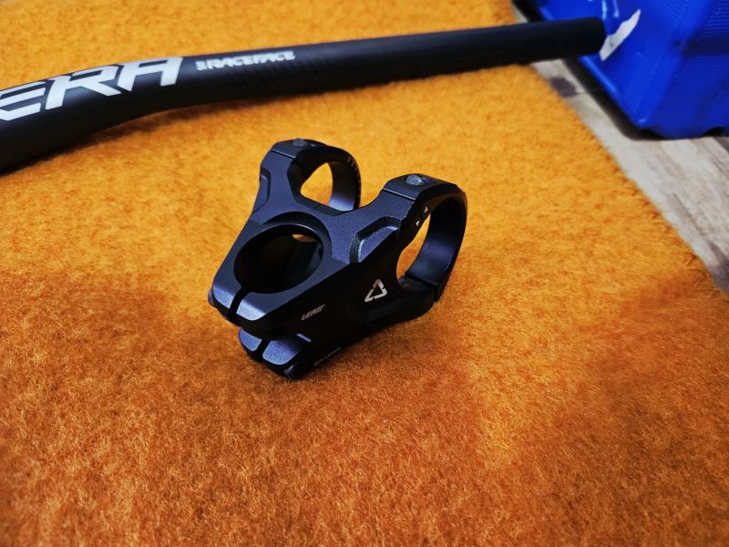 Novinka predstavec Leatt Gravity 6.0 - 35 / 40mm Black
