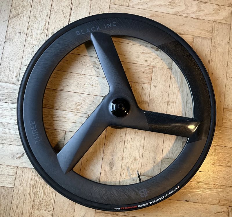 Loukoťové kolo Black Inc na časovku a triatlon 