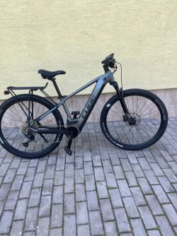 Prodám elektrokolo Cube velmi zachovalé