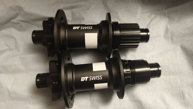 DT Swiss 350 148x12 boost 28 děr, 6 děr kotouč - XD, MicroSpline