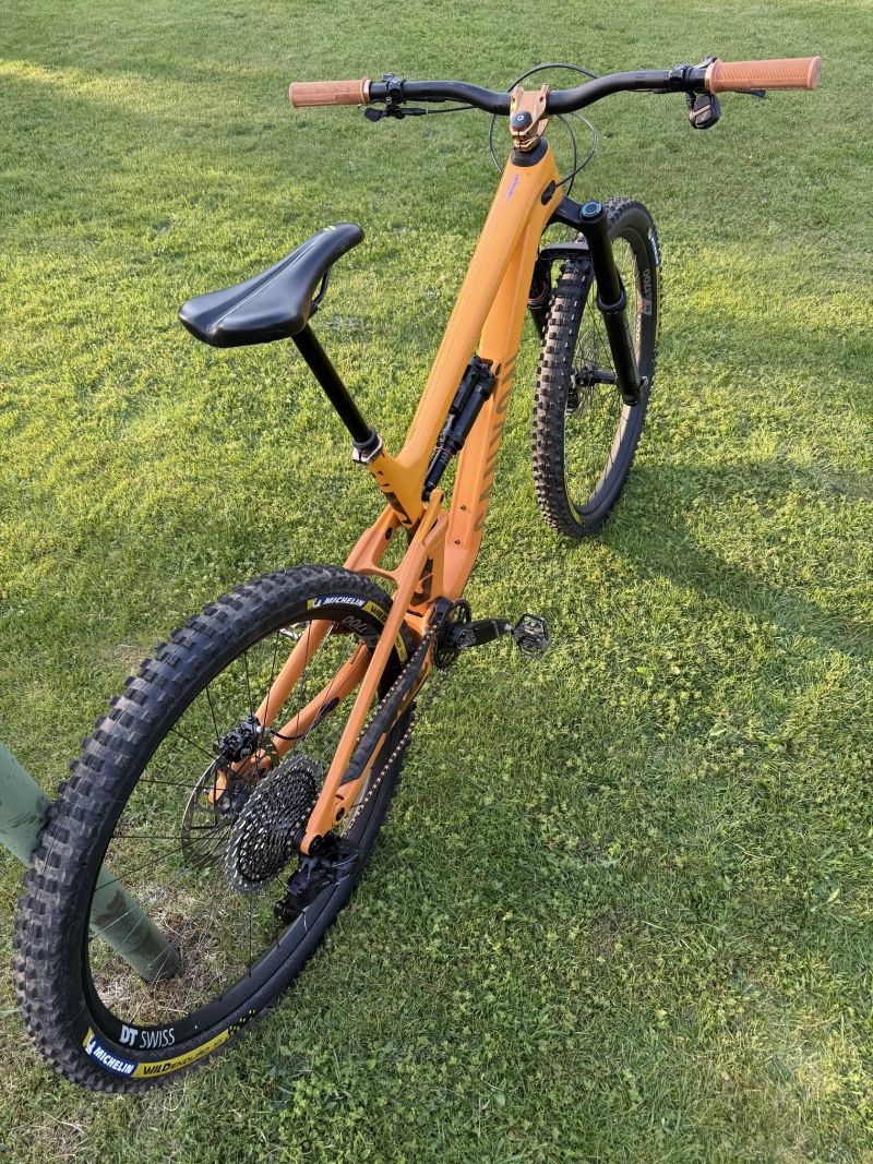 Canyon Torque CF9