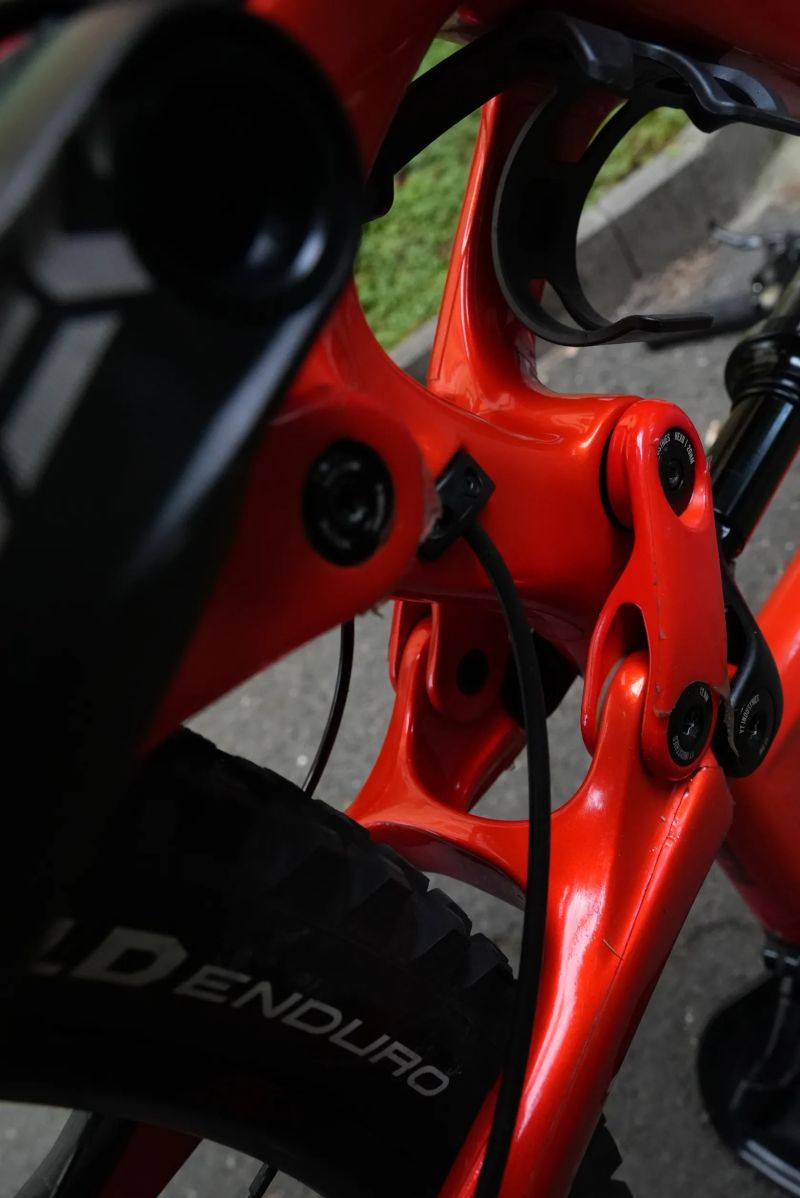 Capra core 3 Lava red