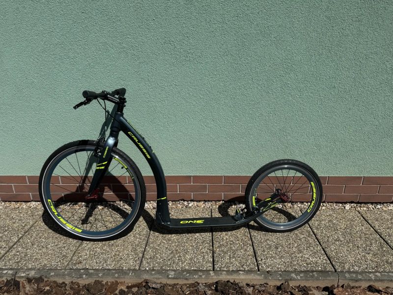 Koloběžka Crussis One Cobra 4.4
