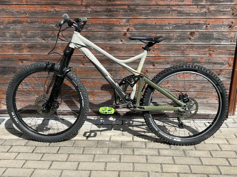 enduro kolo Giant reing zero 