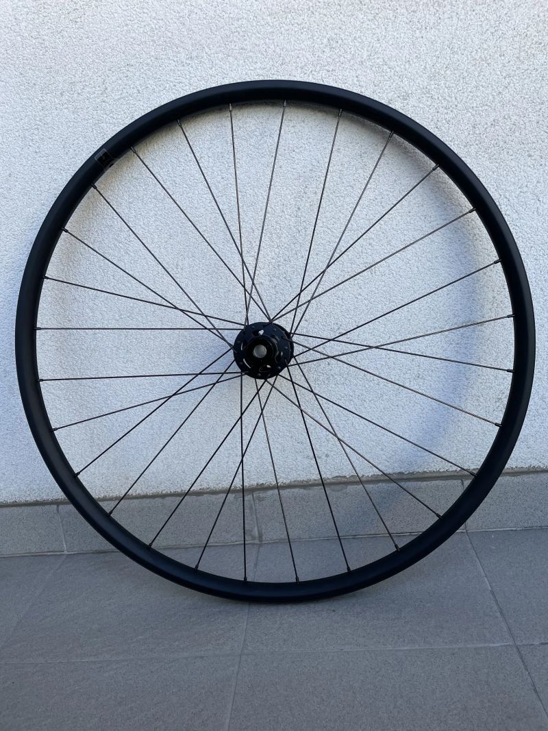 MTB zapletená kola Specialized