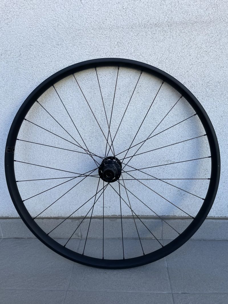 MTB zapletená kola Specialized