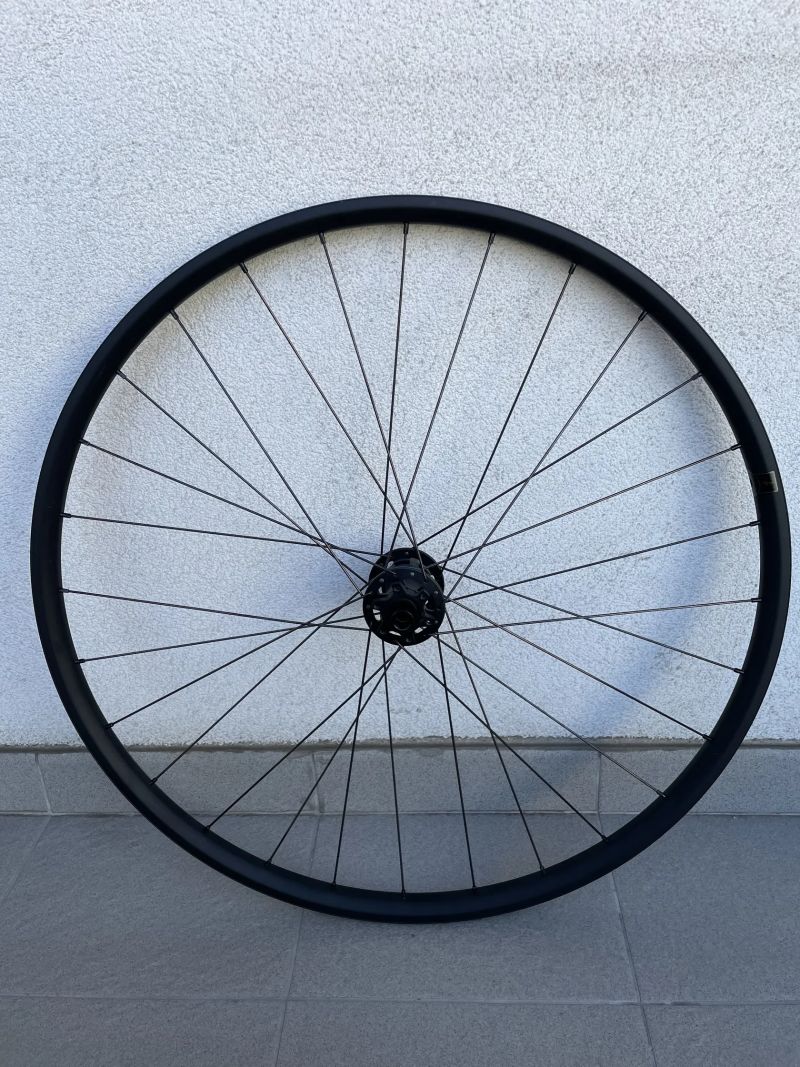 MTB zapletená kola Specialized