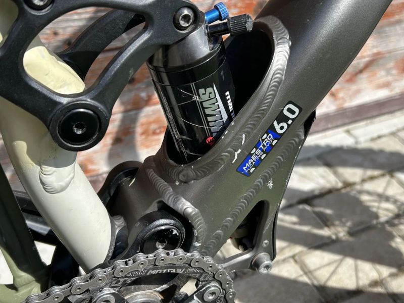enduro kolo Giant reing zero 