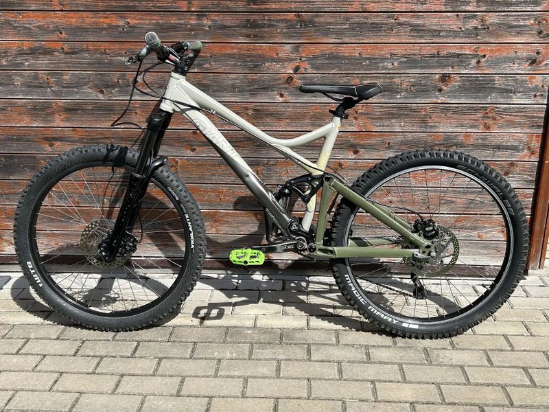 enduro kolo Giant reing zero 