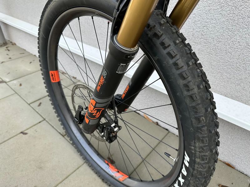 Lapierre eZESTY AM LTD Ultimate, najeto jen 750 km ! Vel. XL 