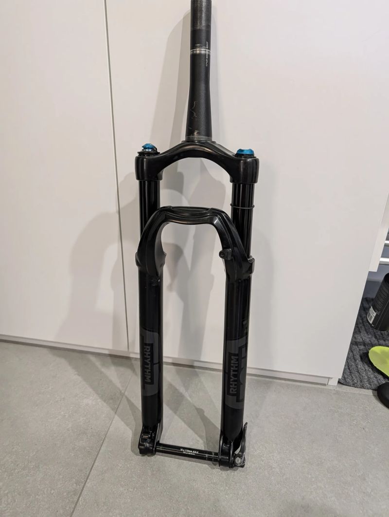 FOX RHYTHM 100MM 32 FLOAT 29 GRIP