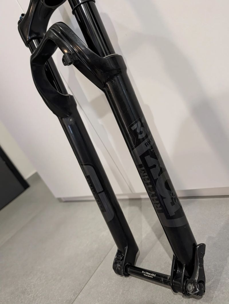 FOX RHYTHM 100MM 32 FLOAT 29 GRIP