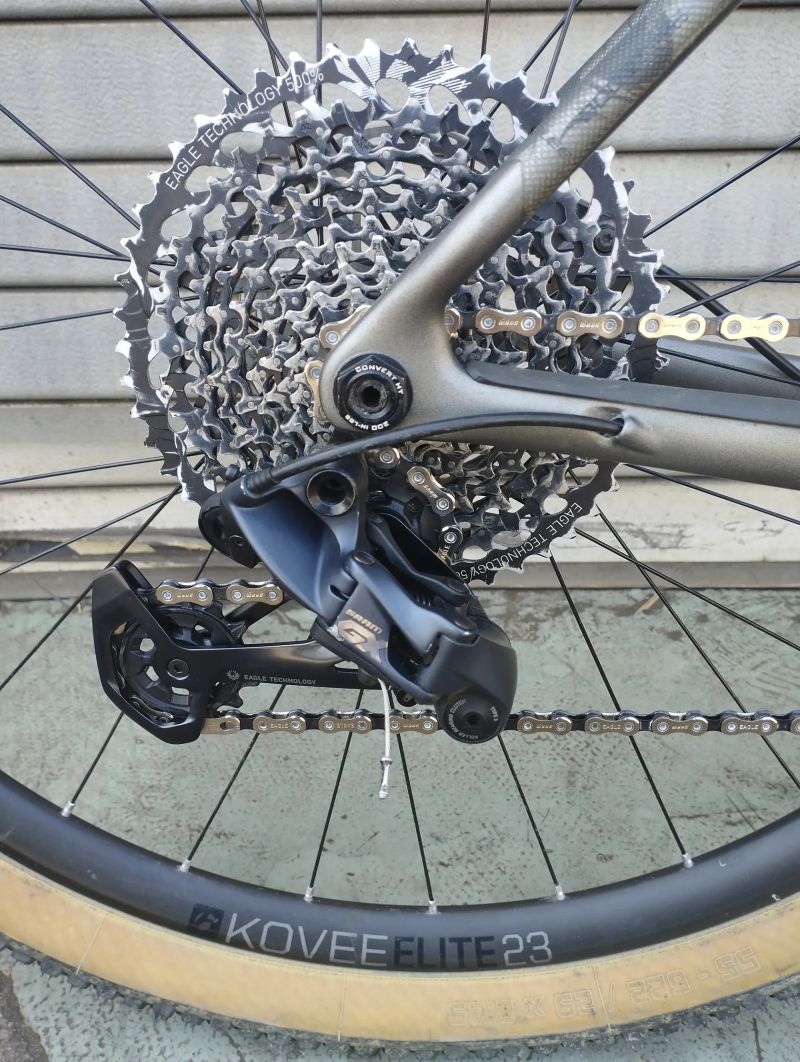 Trek Procaliber 9.8 SL, karbonová kola Bontrager 