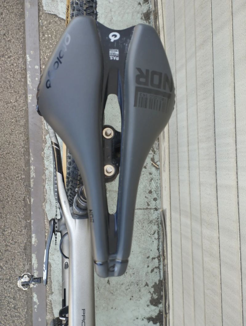 Trek Procaliber 9.8 SL, karbonová kola Bontrager 