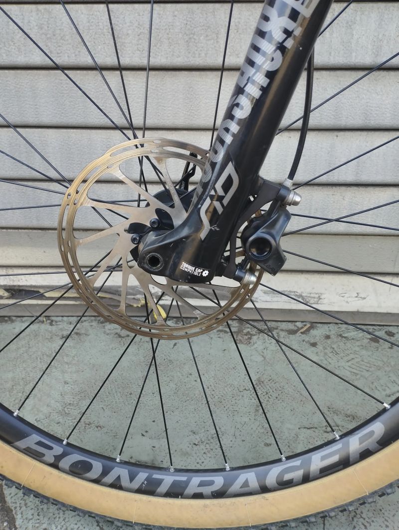 Trek Procaliber 9.8 SL, karbonová kola Bontrager 
