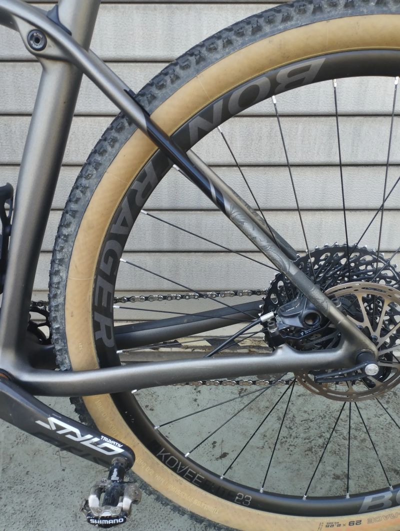Trek Procaliber 9.8 SL, karbonová kola Bontrager 